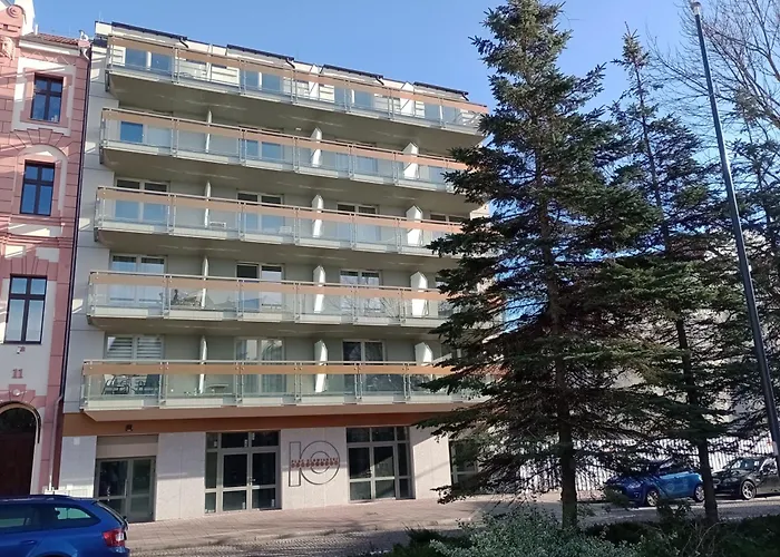 Plac Slowianski 10