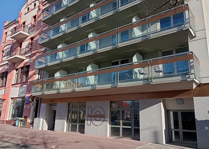 Plac Slowianski 10